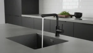 Keukenkraan zwart